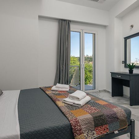 Katsaros Luxury Apts II 5 Min Walk To Beach 티실리비 외부 사진