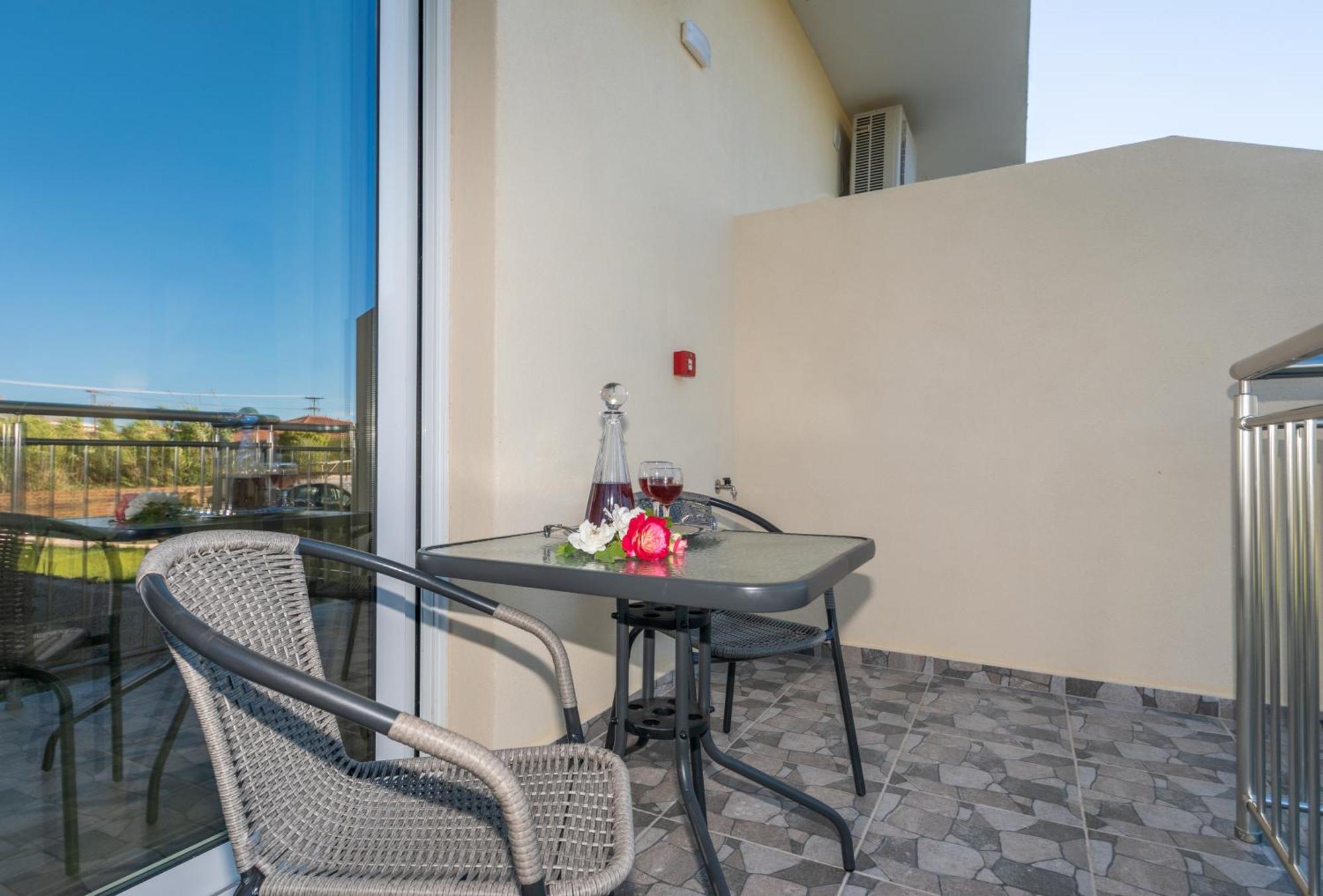 Katsaros Luxury Apts II 5 Min Walk To Beach 티실리비 외부 사진