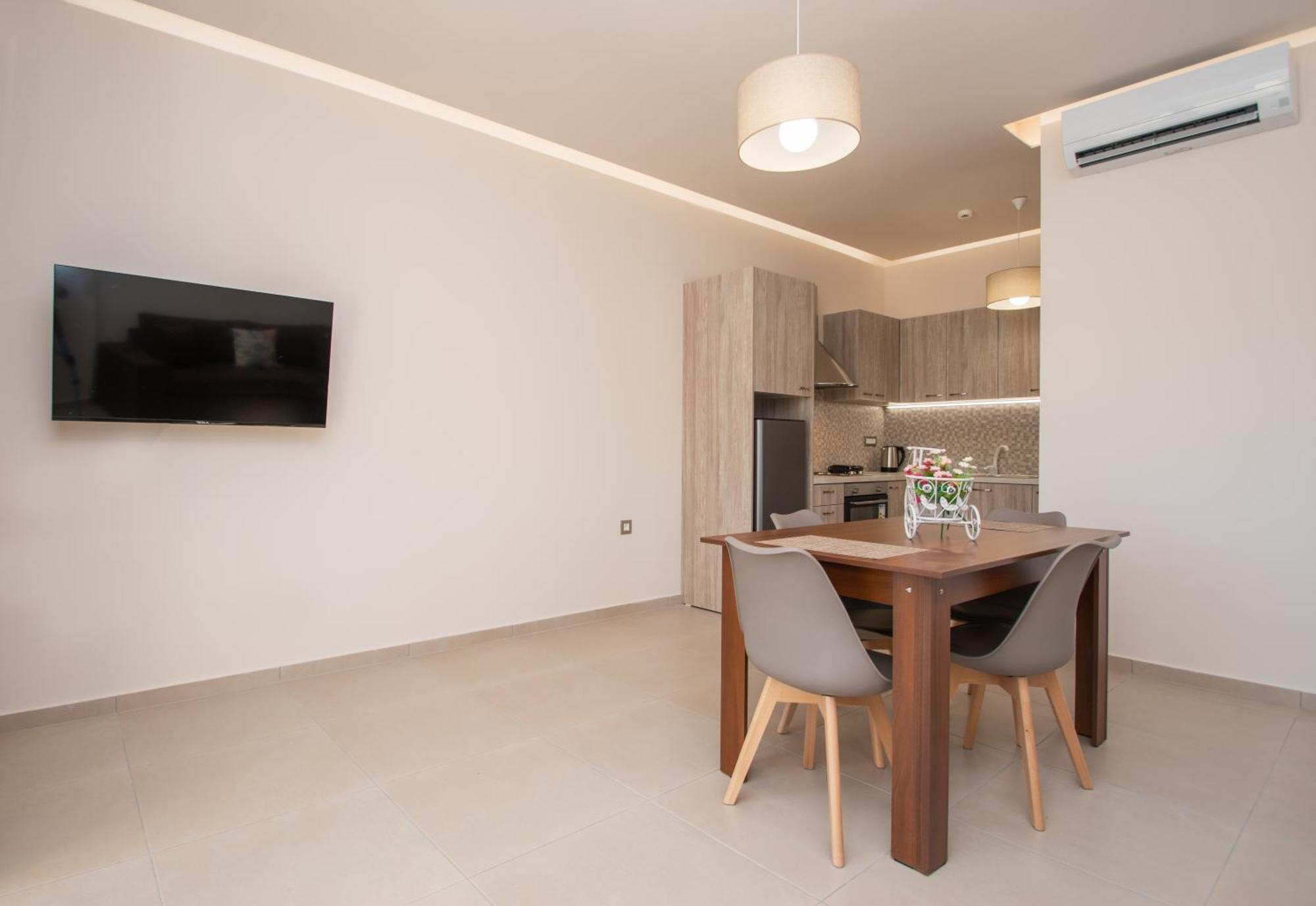 Katsaros Luxury Apts II 5 Min Walk To Beach 티실리비 외부 사진