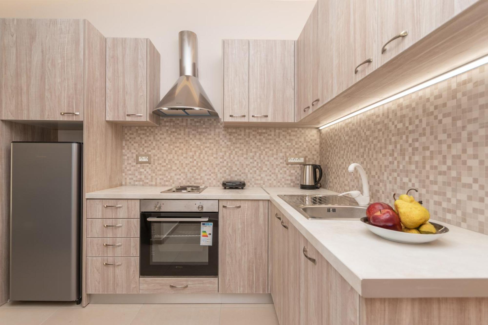 Katsaros Luxury Apts II 5 Min Walk To Beach 티실리비 외부 사진
