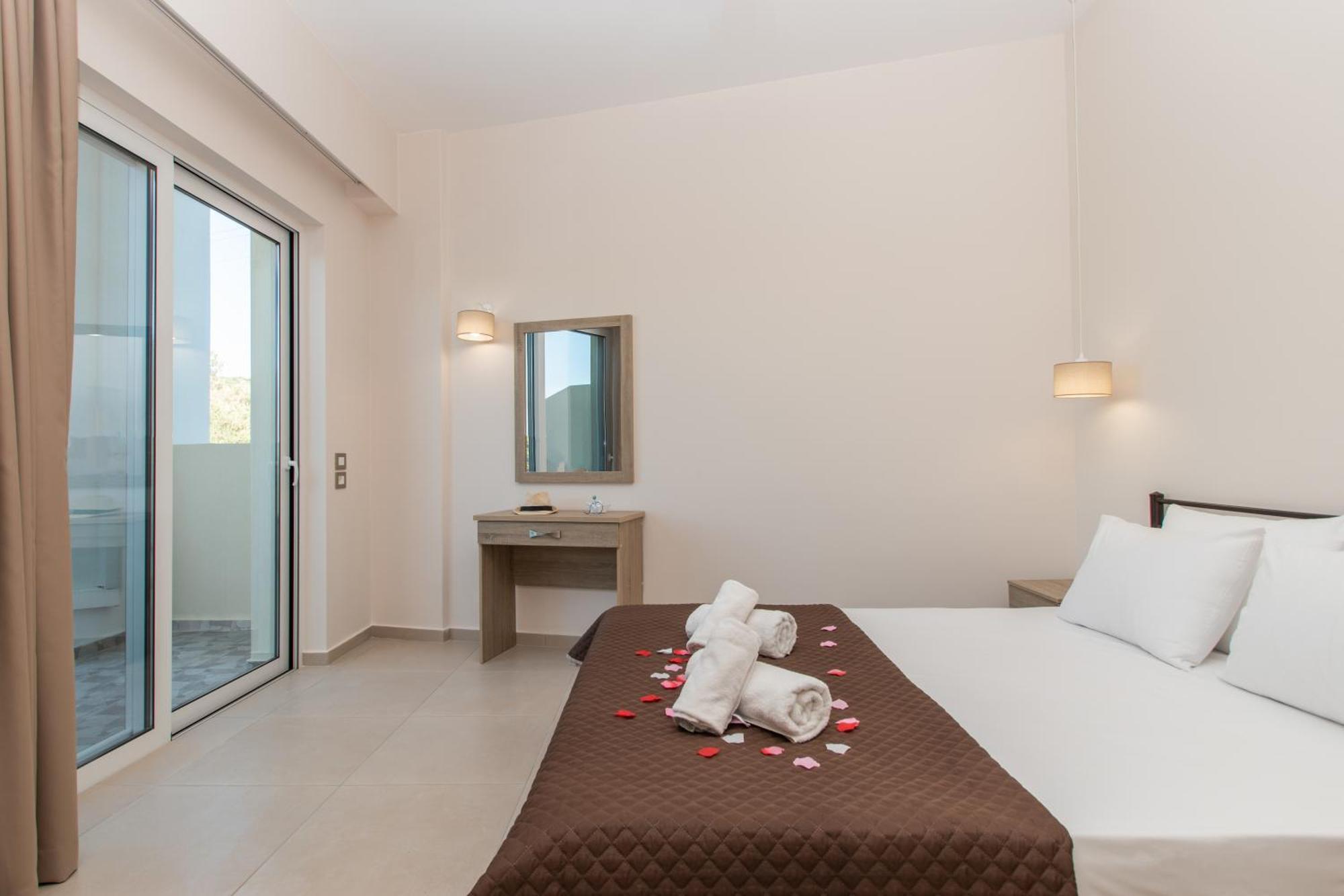 Katsaros Luxury Apts II 5 Min Walk To Beach 티실리비 외부 사진