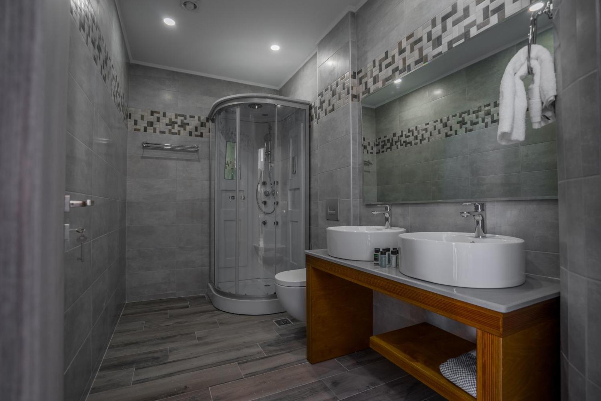 Katsaros Luxury Apts II 5 Min Walk To Beach 티실리비 외부 사진