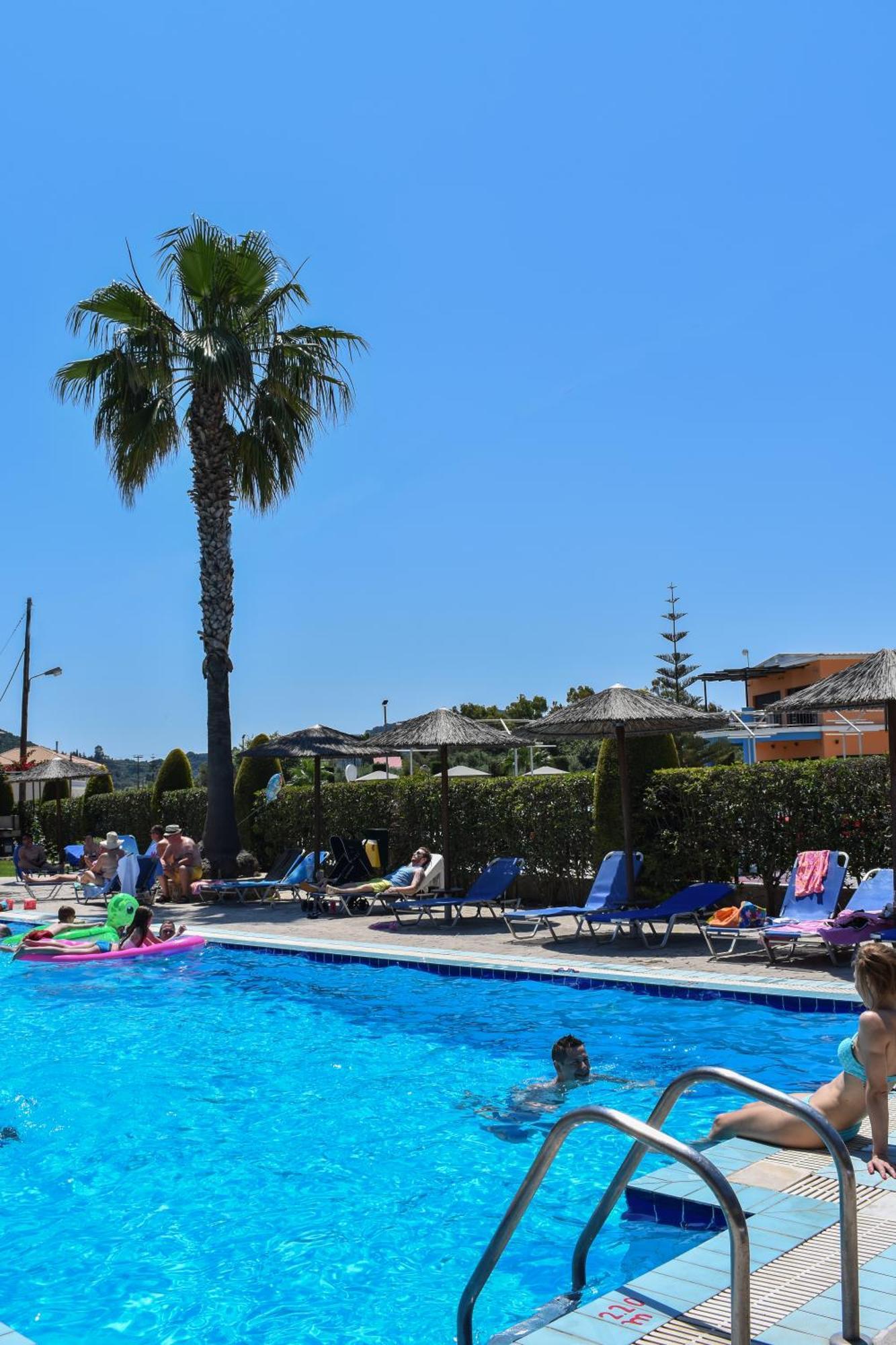 Katsaros Luxury Apts II 5 Min Walk To Beach 티실리비 외부 사진