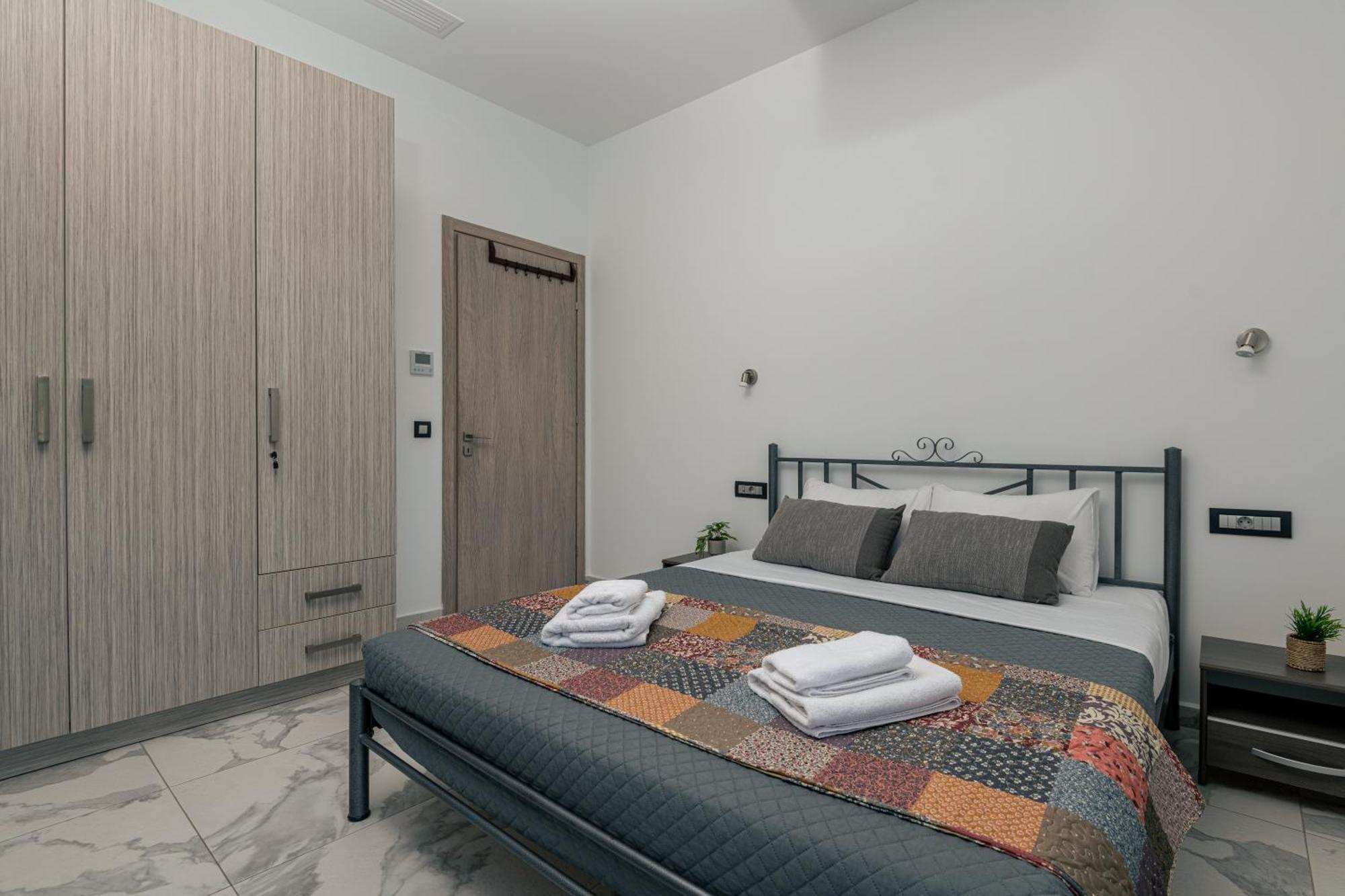 Katsaros Luxury Apts II 5 Min Walk To Beach 티실리비 외부 사진