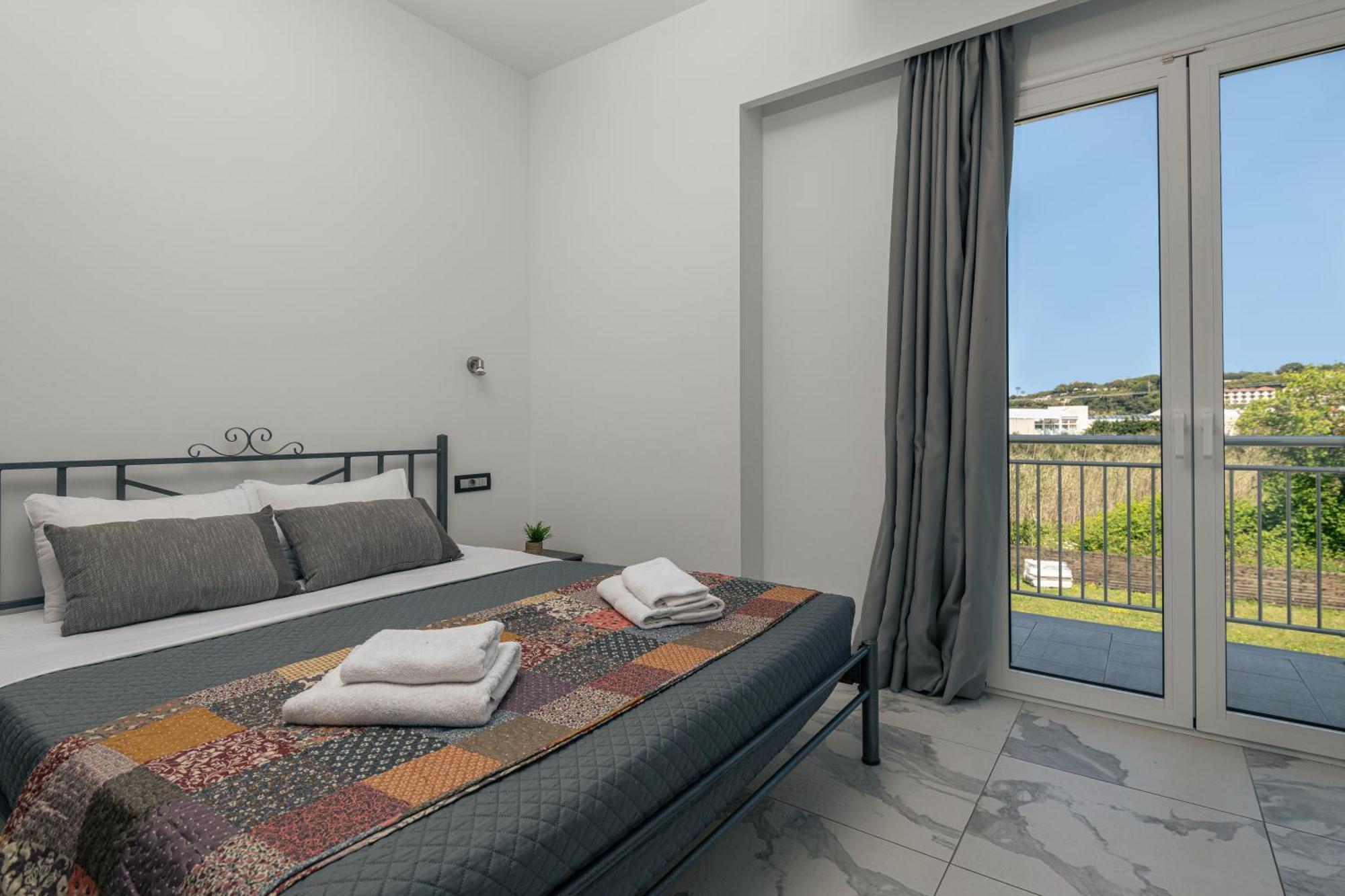 Katsaros Luxury Apts II 5 Min Walk To Beach 티실리비 외부 사진
