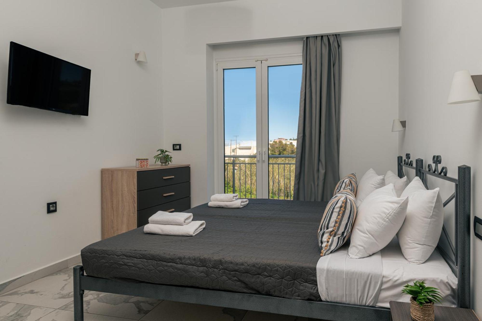 Katsaros Luxury Apts II 5 Min Walk To Beach 티실리비 외부 사진