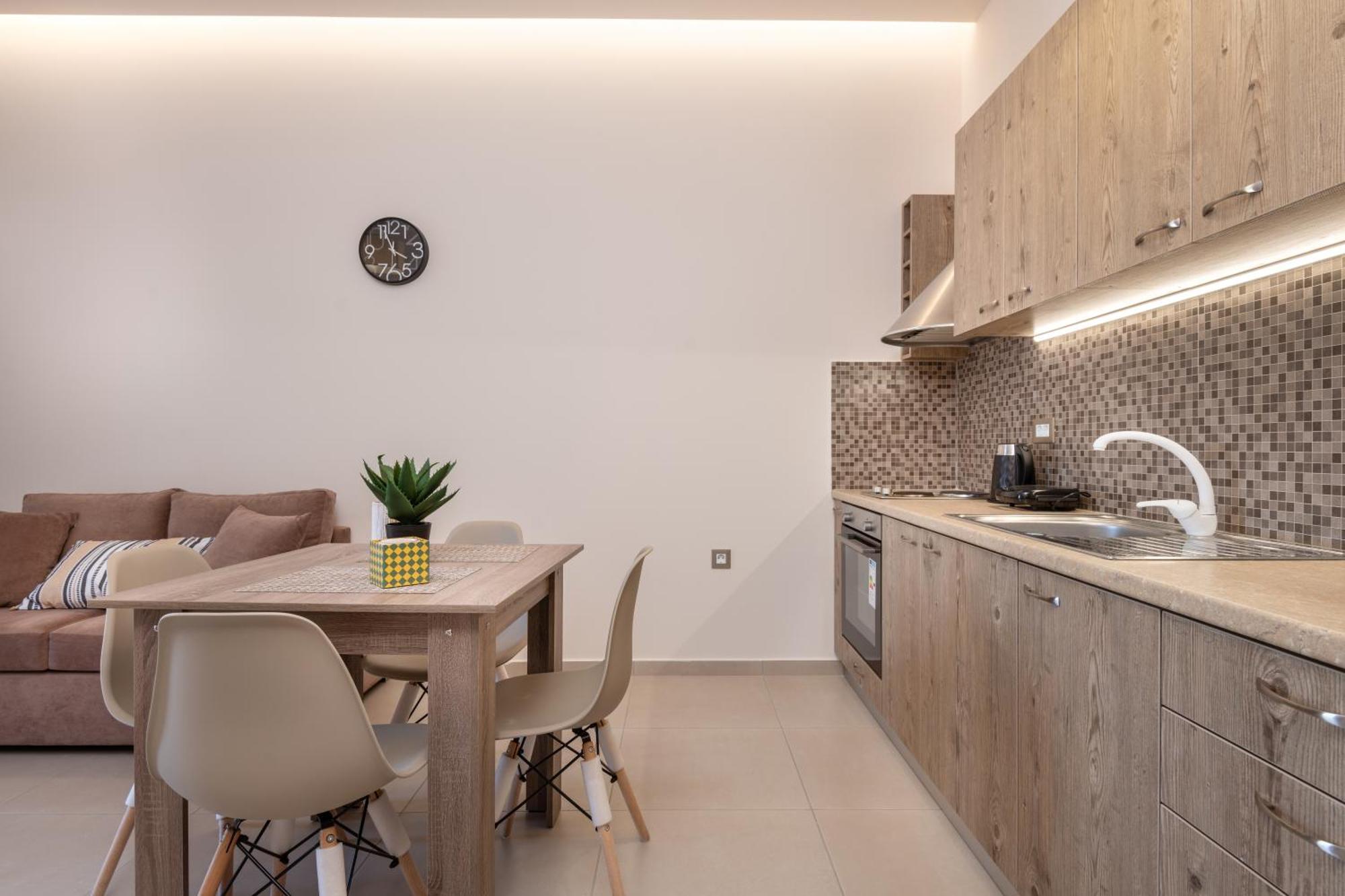 Katsaros Luxury Apts II 5 Min Walk To Beach 티실리비 외부 사진