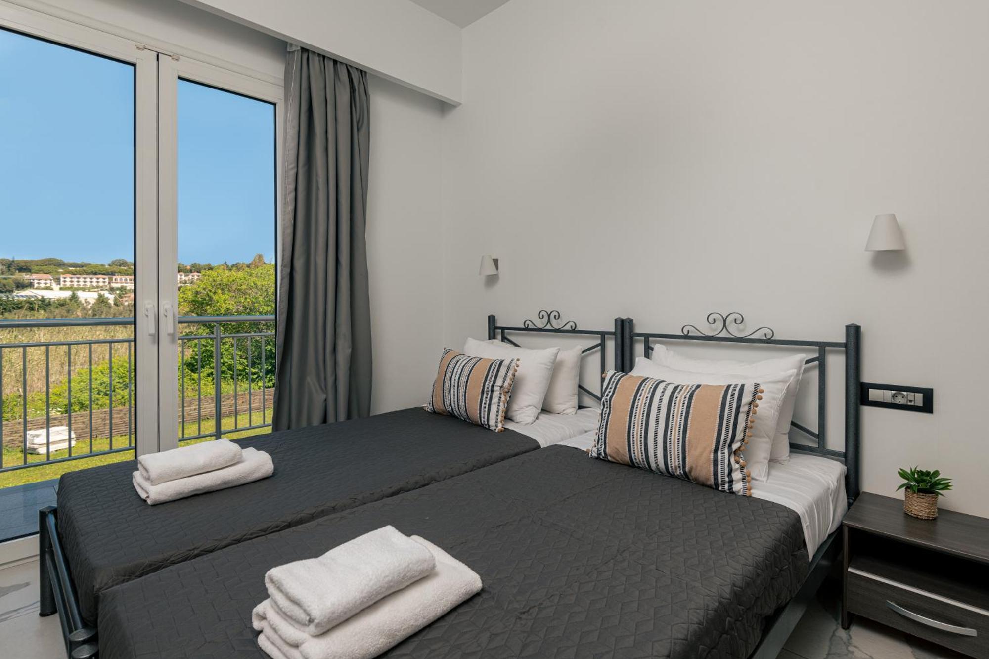 Katsaros Luxury Apts II 5 Min Walk To Beach 티실리비 외부 사진