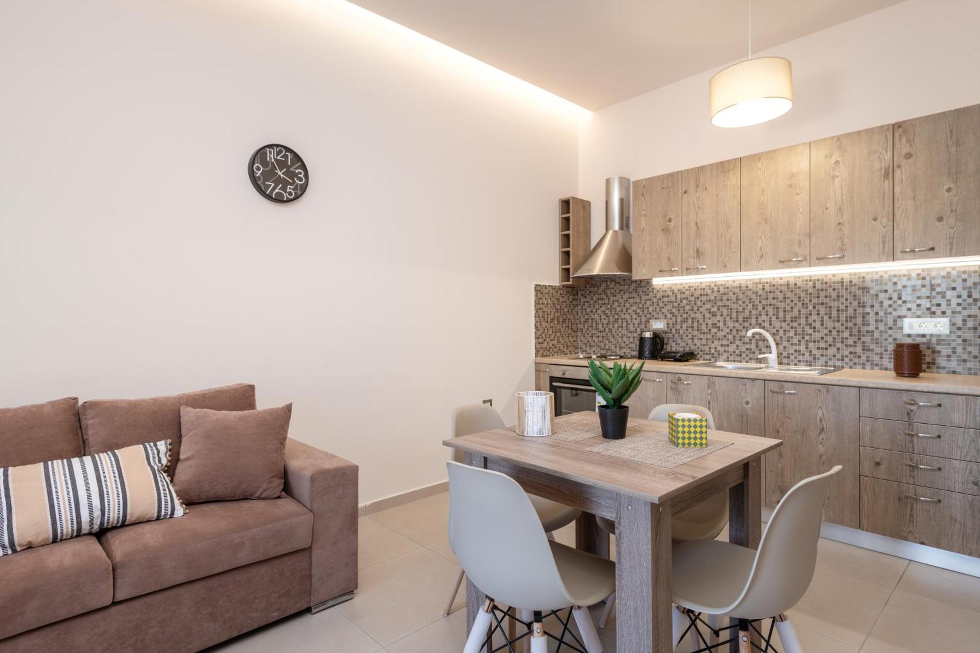 Katsaros Luxury Apts II 5 Min Walk To Beach 티실리비 외부 사진