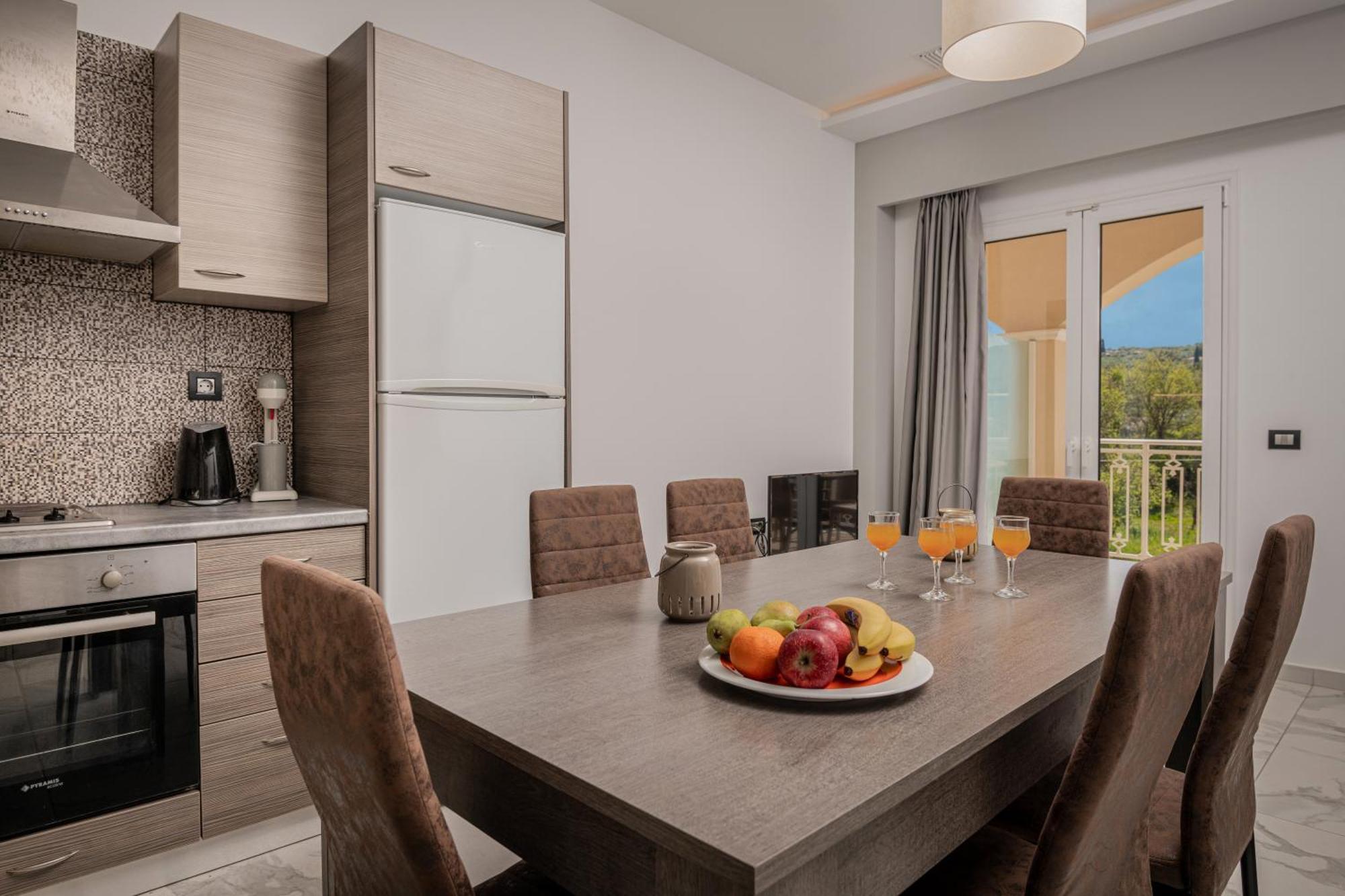Katsaros Luxury Apts II 5 Min Walk To Beach 티실리비 외부 사진