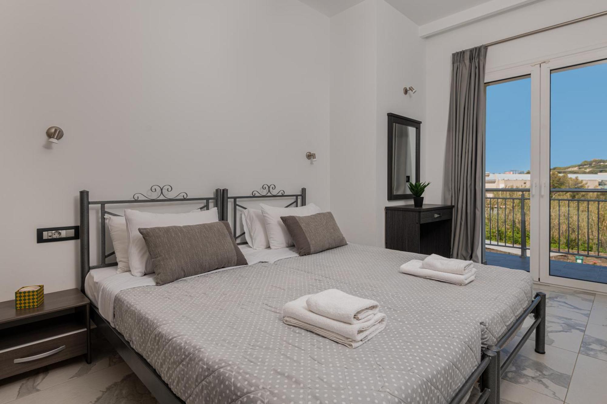Katsaros Luxury Apts II 5 Min Walk To Beach 티실리비 외부 사진