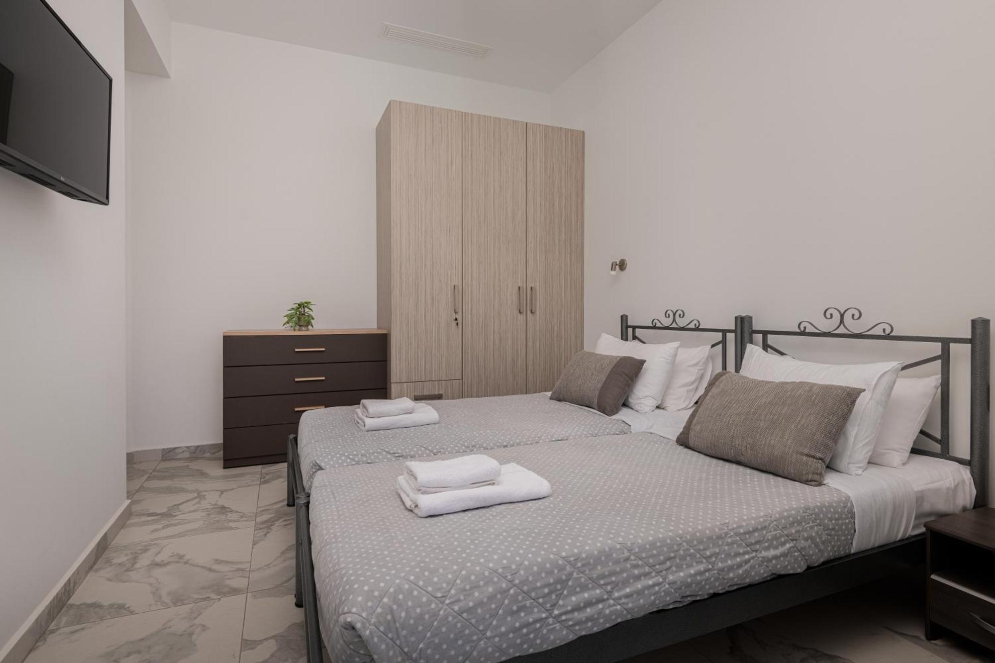 Katsaros Luxury Apts II 5 Min Walk To Beach 티실리비 외부 사진