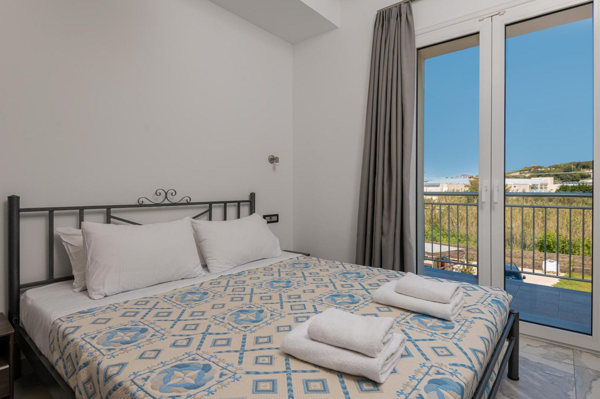 Katsaros Luxury Apts II 5 Min Walk To Beach 티실리비 외부 사진