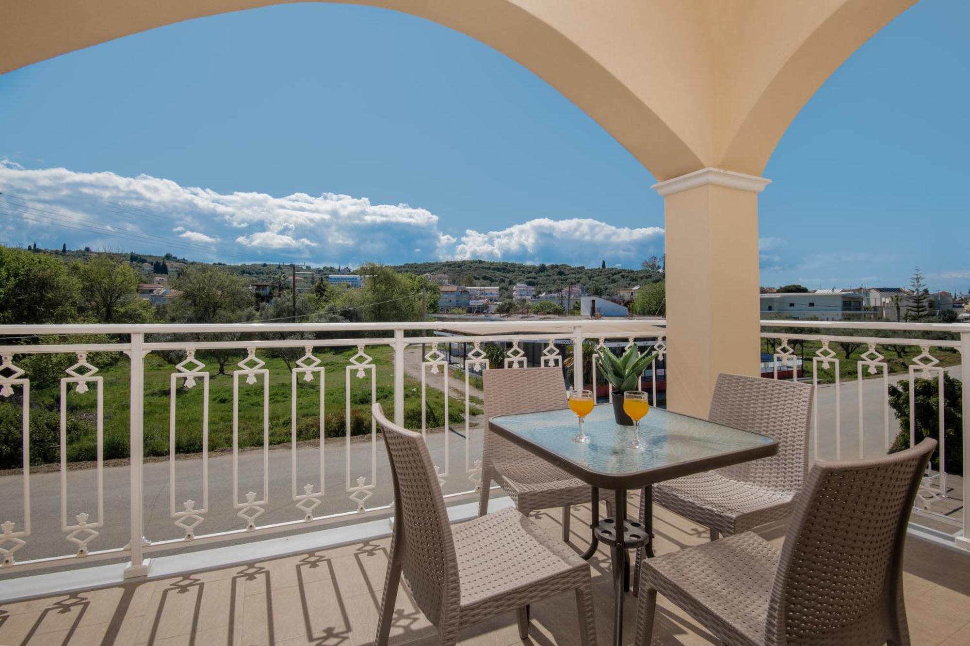 Katsaros Luxury Apts II 5 Min Walk To Beach 티실리비 외부 사진