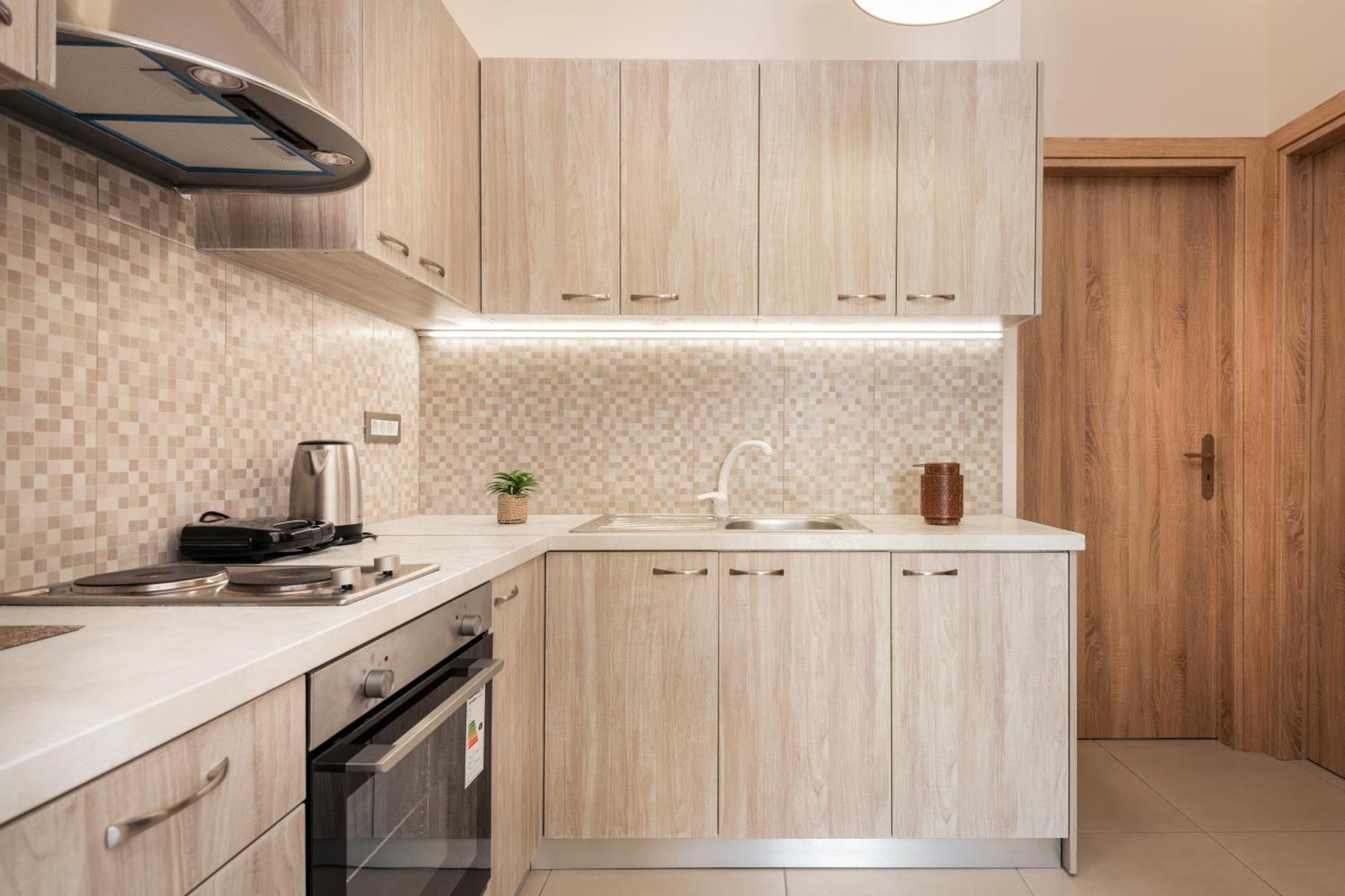 Katsaros Luxury Apts II 5 Min Walk To Beach 티실리비 외부 사진