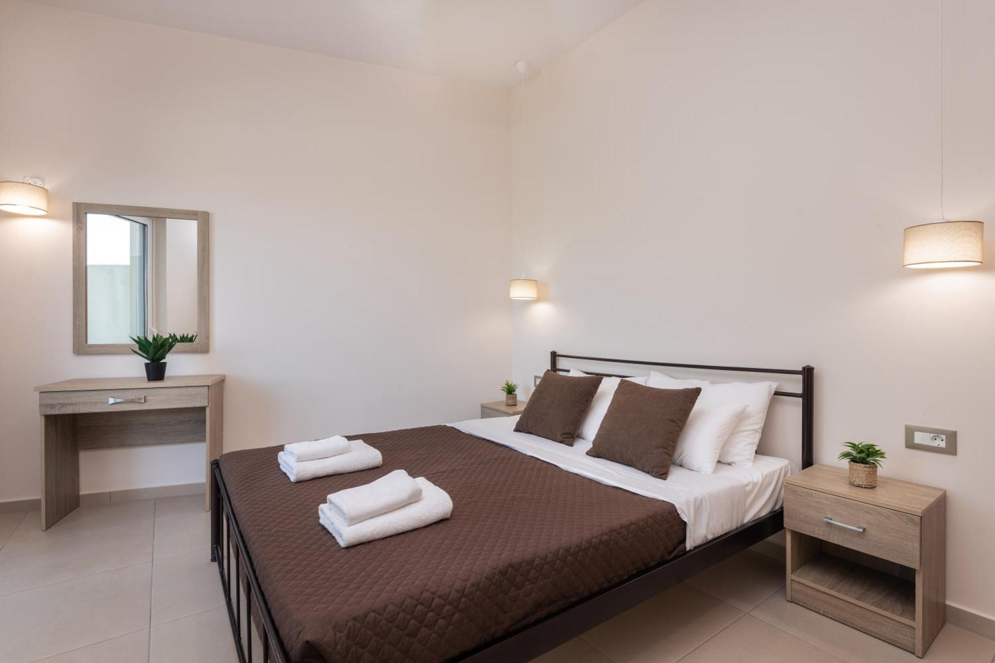 Katsaros Luxury Apts II 5 Min Walk To Beach 티실리비 외부 사진