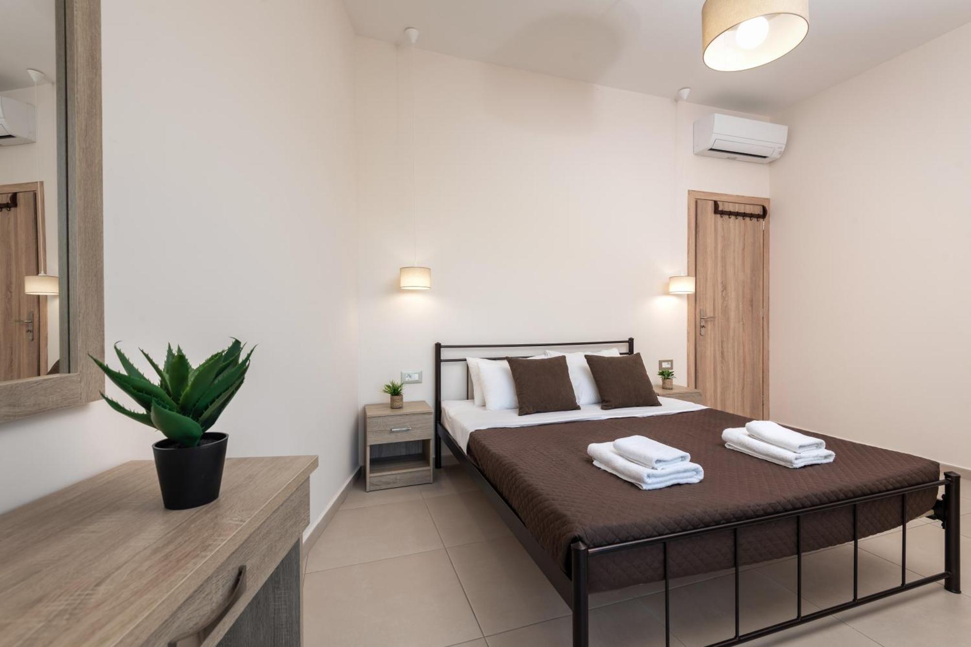 Katsaros Luxury Apts II 5 Min Walk To Beach 티실리비 외부 사진