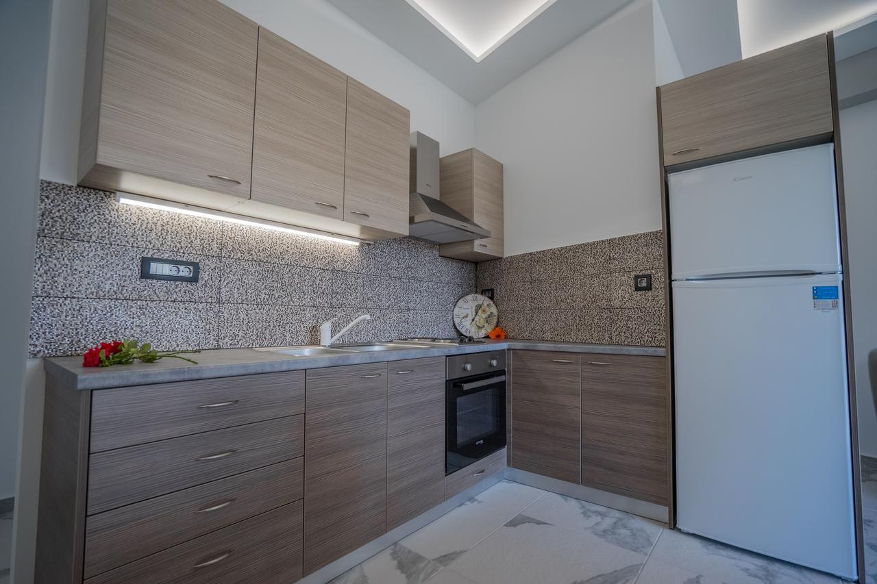 Katsaros Luxury Apts II 5 Min Walk To Beach 티실리비 외부 사진